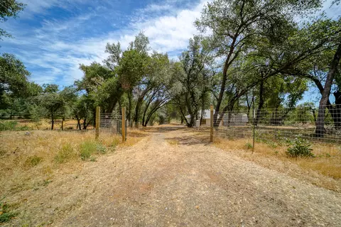 8695 Churn View Pl, Redding, CA 96002 photo 30
