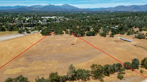 8695 Churn View Pl, Redding, CA 96002 photo 12