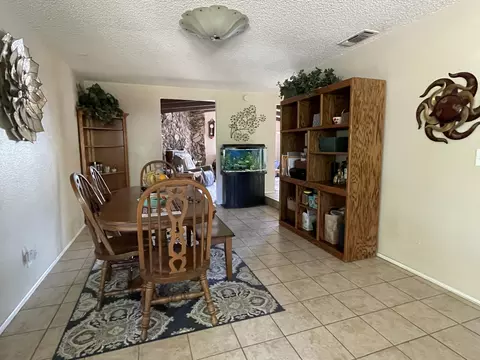 1381 Gordon Ln, Redding, CA 96002 photo 5