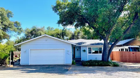 1381 Gordon Ln, Redding, CA 96002 photo 1