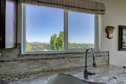 1335 Bambury Ct, Redding, CA 96001 photo 18