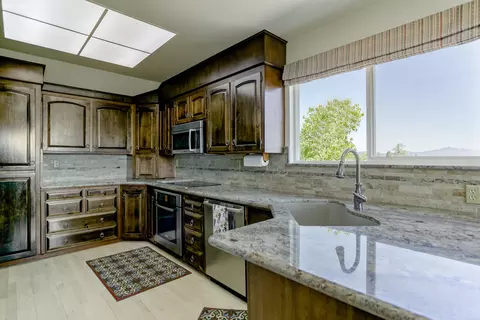 1335 Bambury Ct, Redding, CA 96001 photo 14