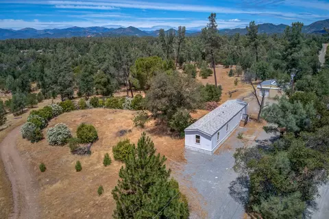 21378 Lela Ln, Redding, CA 96003 photo 3