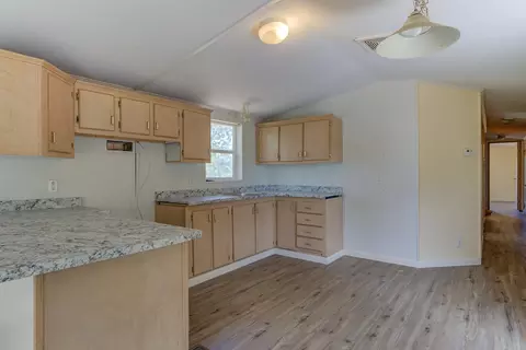 21378 Lela Ln, Redding, CA 96003 photo 6