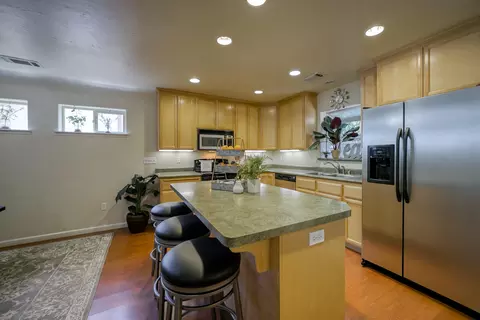 844 Loma St, Redding, CA 96003 photo 3