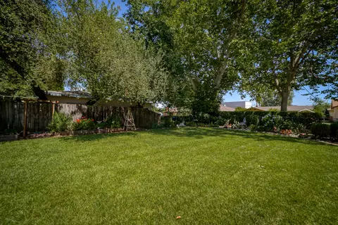 844 Loma St, Redding, CA 96003 photo 50