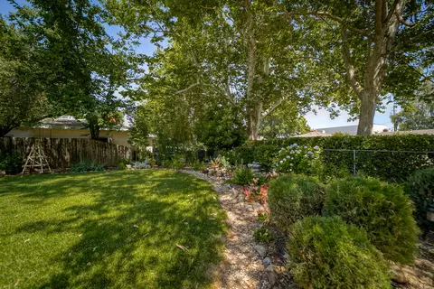 844 Loma St, Redding, CA 96003 photo 48
