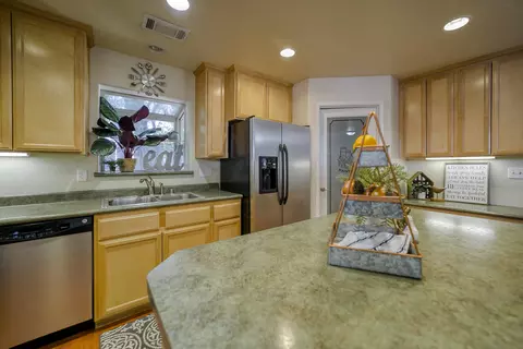 844 Loma St, Redding, CA 96003 photo 16