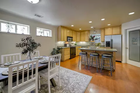 844 Loma St, Redding, CA 96003 photo 2