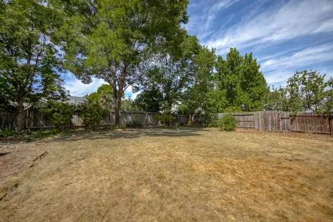 439 Shell Dr, Redding, CA 96003 photo 16