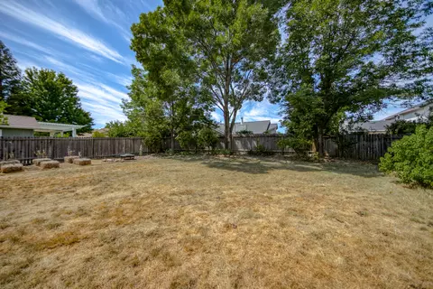 439 Shell Dr, Redding, CA 96003 photo 54