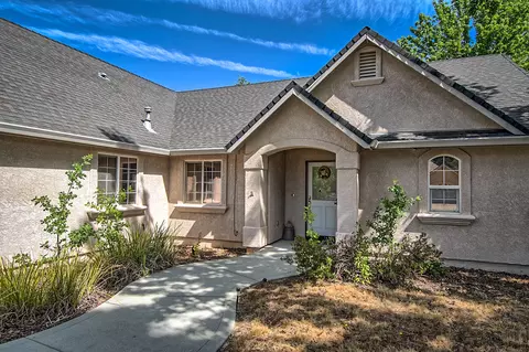 5818 Norwich Ct, Redding, CA 96003 photo 1