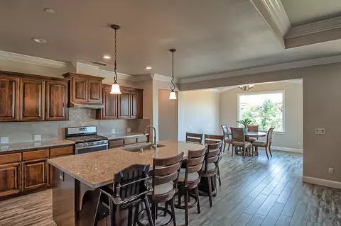 466 Belvedere Dr, Redding, CA 96003 photo 3