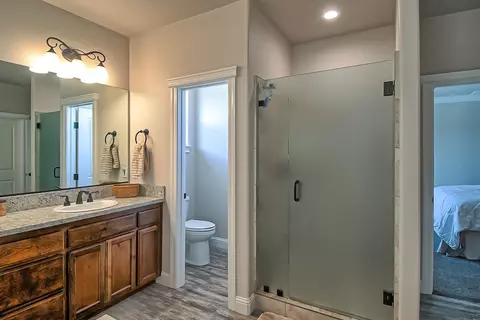 466 Belvedere Dr, Redding, CA 96003 photo 6