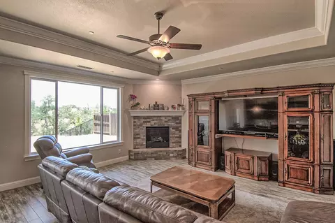 466 Belvedere Dr, Redding, CA 96003 photo 8