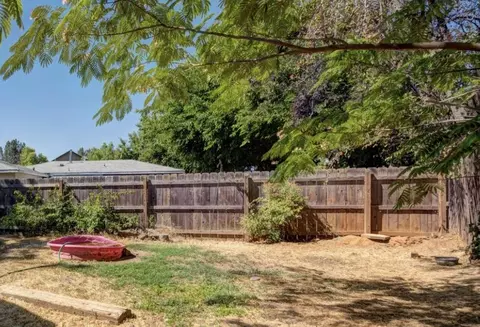 1232 Scenic Way, Redding, CA 96001 photo 3