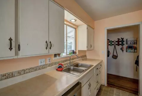 1232 Scenic Way, Redding, CA 96001 photo 12