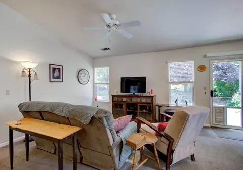 4372 Agnes May Dr, Redding, CA 96002 photo 7
