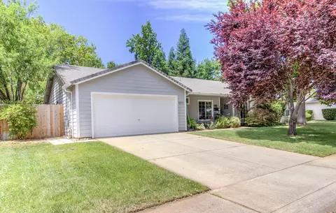 4372 Agnes May Dr, Redding, CA 96002 photo 1
