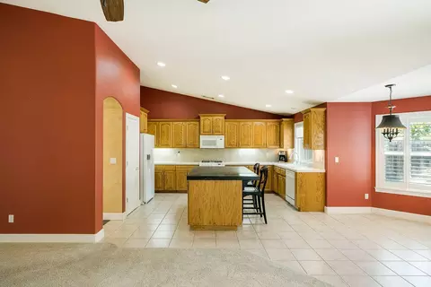 2358 Tradition Way, Redding, CA 96001 photo 4