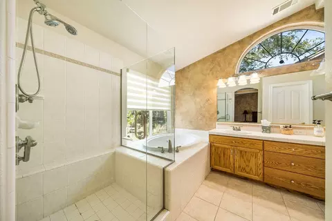 2358 Tradition Way, Redding, CA 96001 photo 11