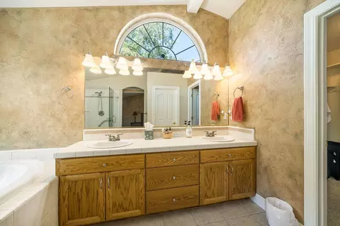 2358 Tradition Way, Redding, CA 96001 photo 10