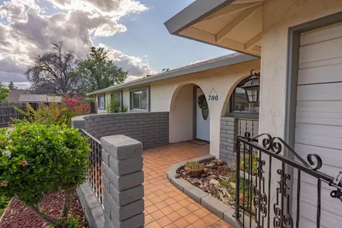 700 Charlene Way, Redding, CA 96002 photo 5