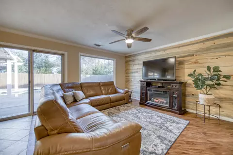 1849 Forest Glen Ct, Redding, CA 96002 photo 11