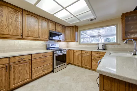 1849 Forest Glen Ct, Redding, CA 96002 photo 13