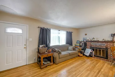 1736 Garden Ave, Redding, CA 96001 photo 4