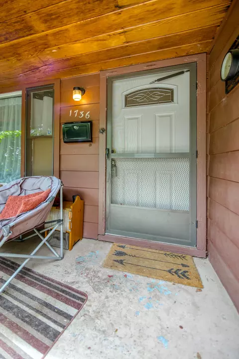 1736 Garden Ave, Redding, CA 96001 photo 3