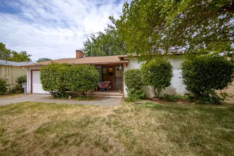 1736 Garden Ave, Redding, CA 96001 photo 2