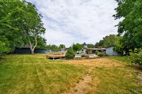 3335 Sacramento Dr, Redding, CA 96001 photo 32