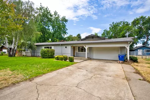 3335 Sacramento Dr, Redding, CA 96001 photo 5