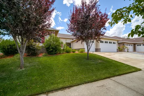 19431 Carnegie Dr, Redding, CA 96003 photo 2