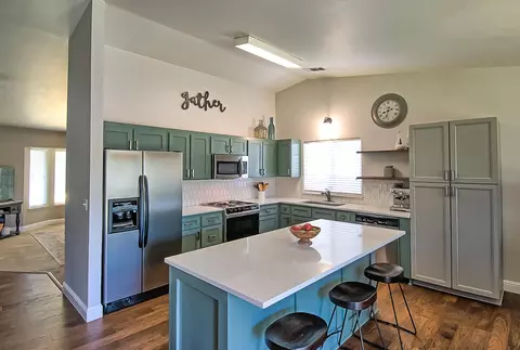 2552 Atrium Way, Redding, CA 96003 photo 3