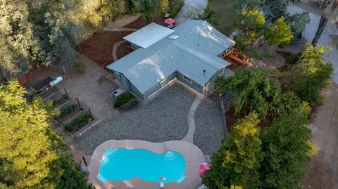 16990 Pine Oaks Dr, Redding, CA 96003 photo 4