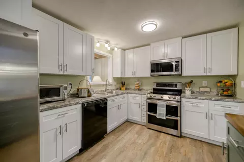 16990 Pine Oaks Dr, Redding, CA 96003 photo 12