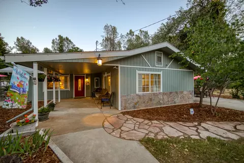 16990 Pine Oaks Dr, Redding, CA 96003 photo 3