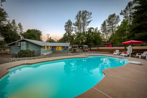 16990 Pine Oaks Dr, Redding, CA 96003 photo 6