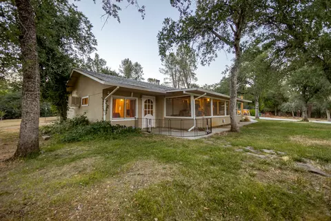 16990 Pine Oaks Dr, Redding, CA 96003 photo 49