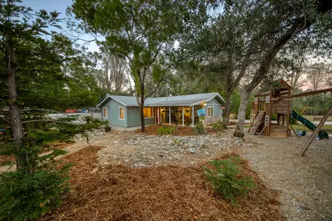 16990 Pine Oaks Dr, Redding, CA 96003 photo 39