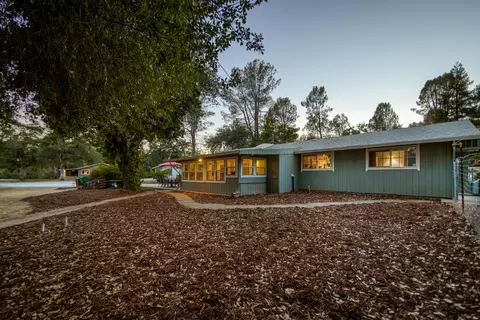 16990 Pine Oaks Dr, Redding, CA 96003 photo 42