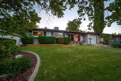 2938 Yana Ave, Redding, CA 96002 photo 1