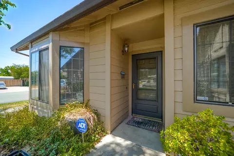 2512 Dewberry Dr, Redding, CA 96003 photo 3