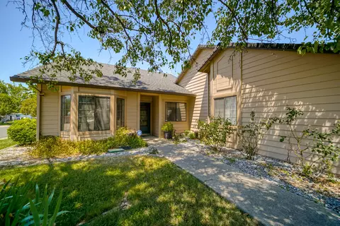 2512 Dewberry Dr, Redding, CA 96003 photo 4