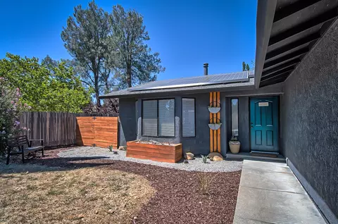 1370 Nighthawk Ln, Redding, CA 96003 photo 1