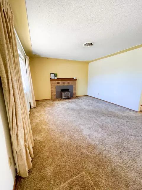 1334 Mistletoe Ln, Redding, CA 96002 photo 7