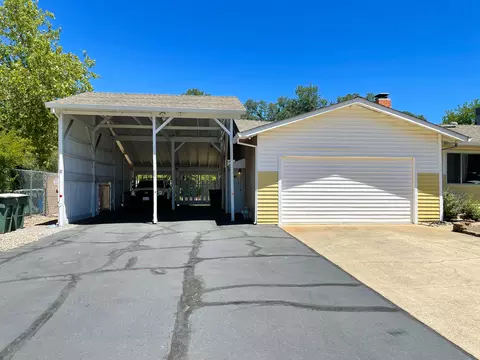 1334 Mistletoe Ln, Redding, CA 96002 photo 3