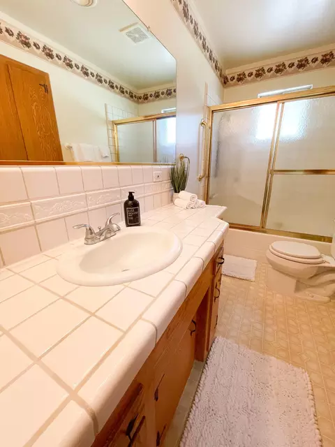 1334 Mistletoe Ln, Redding, CA 96002 photo 10